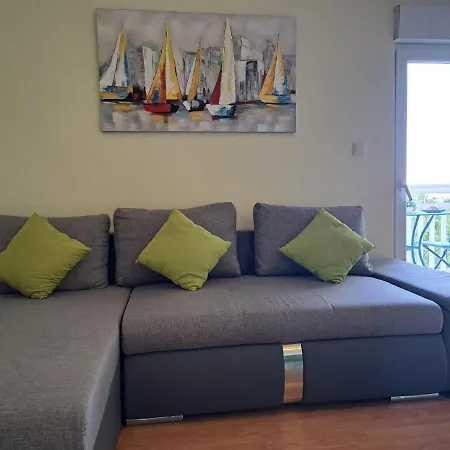 Small With A Sea View Apartment *