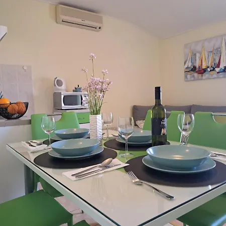Apartment Small With A Sea View Kastela
